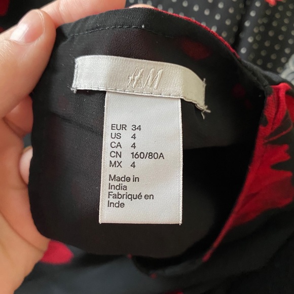H&M Woman’s Dress - Picture 2 of 7